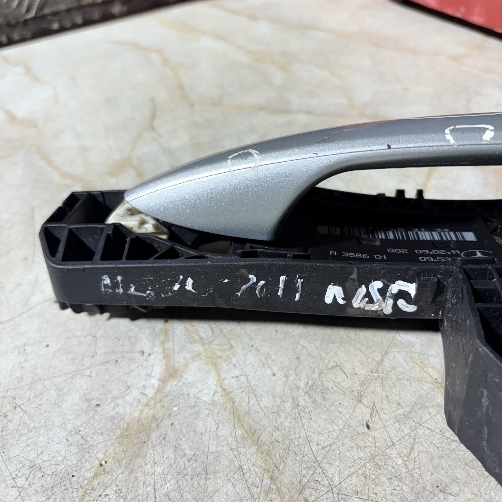 Mercedes E-Class W212 W176 W204 W246 CLA GLA Left Door Handle A358601