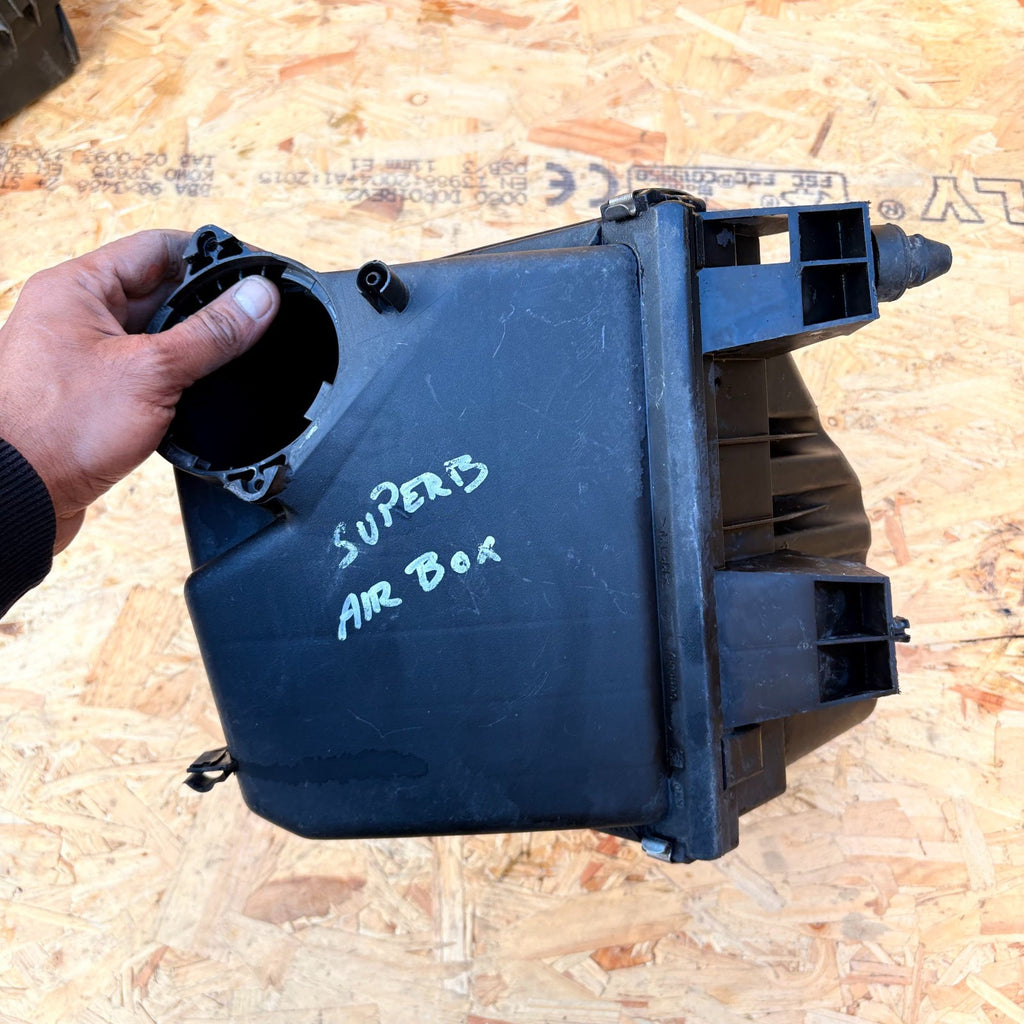 2001-2008 Skoda Superb 3U Mk1 2.5 V6 TDI Air Filter Box Housing 3B0133837BB