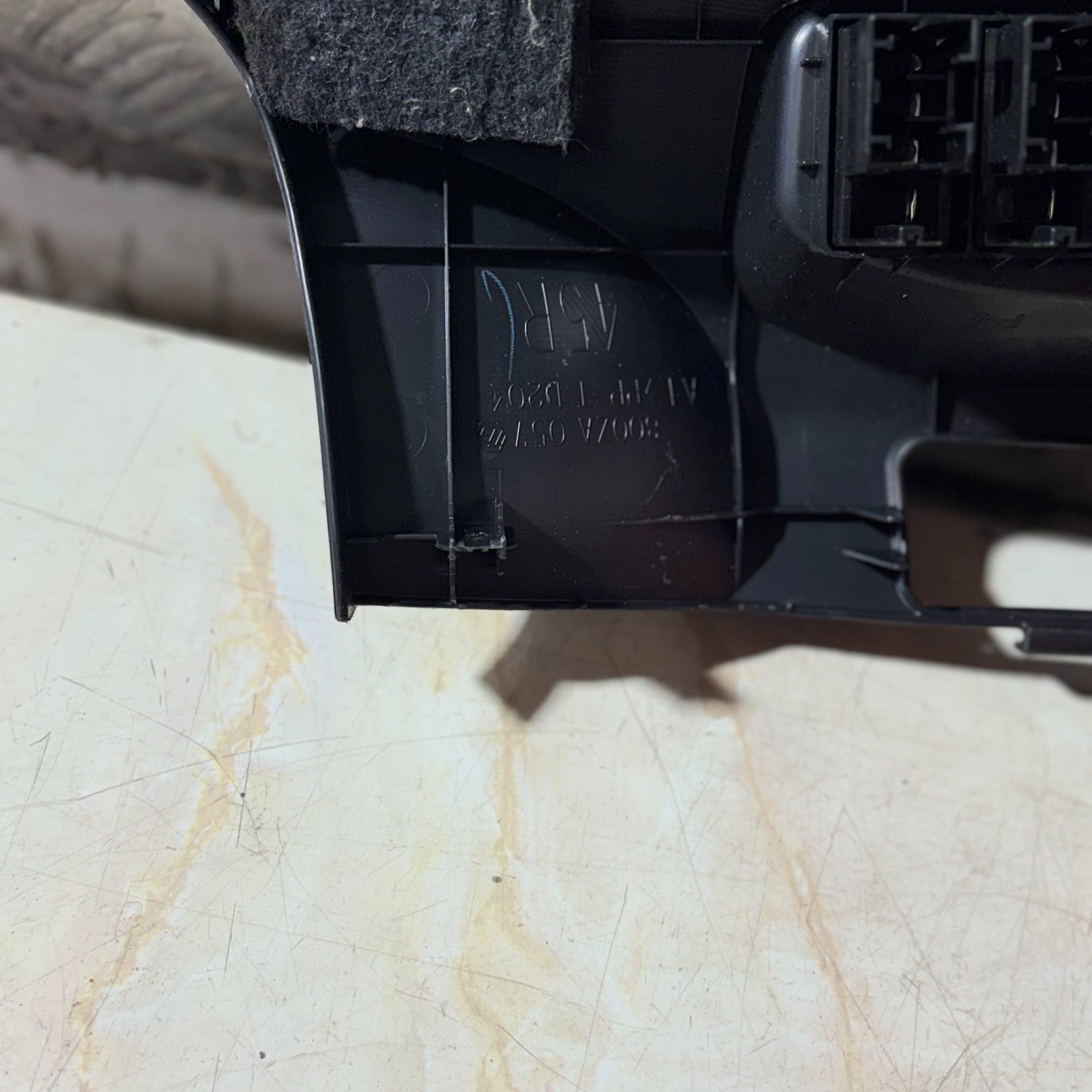MITSUBISHI OUTLANDER 2006-2012 FRONT DRIVER RIGHT LOWER TRIM PANEL 800ZA057