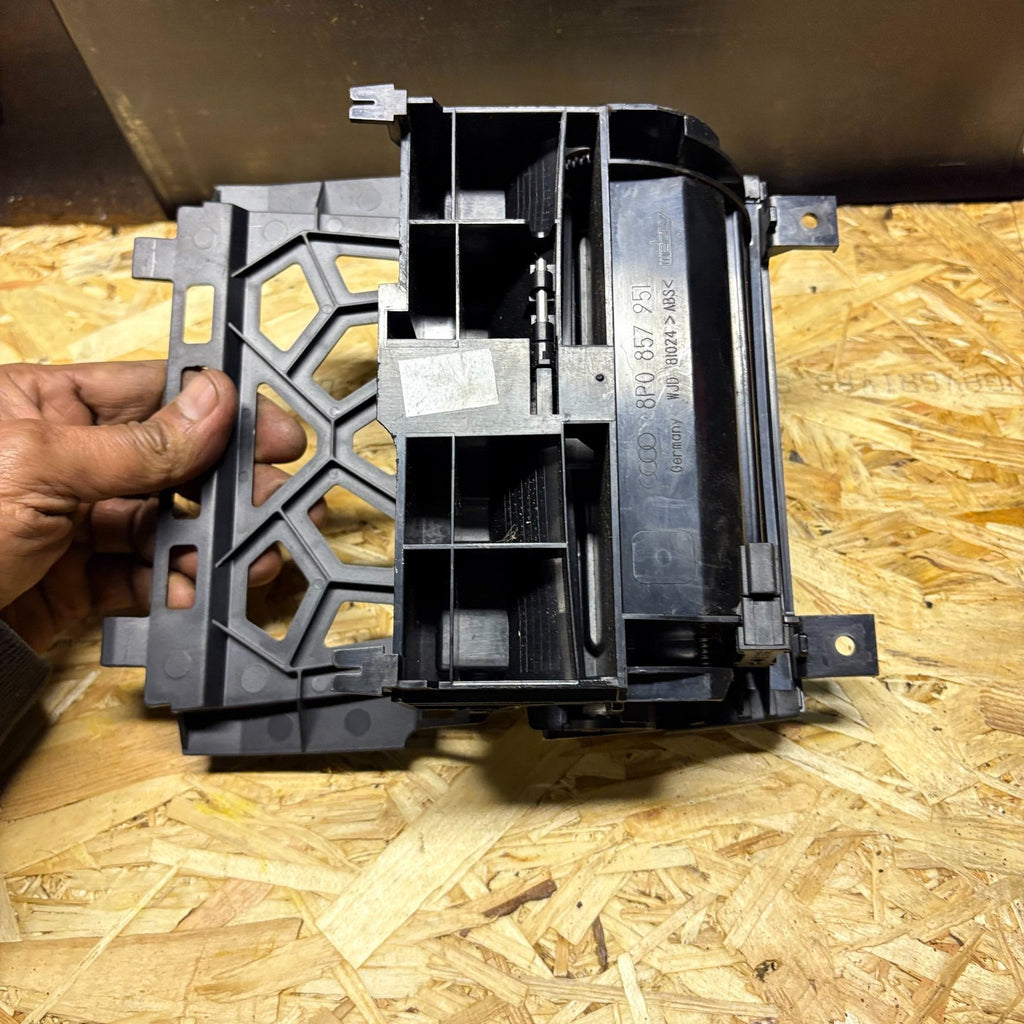 Audi A3/S3 8P Centre Console Front Ashtray 8P0857951 2004-2013