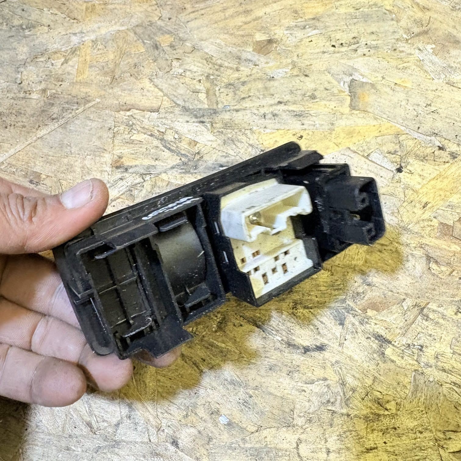TOYOTA COROLLA 2003-2008 E120 ELECTRIC MIRROR SWITCH PANEL-183574 777663