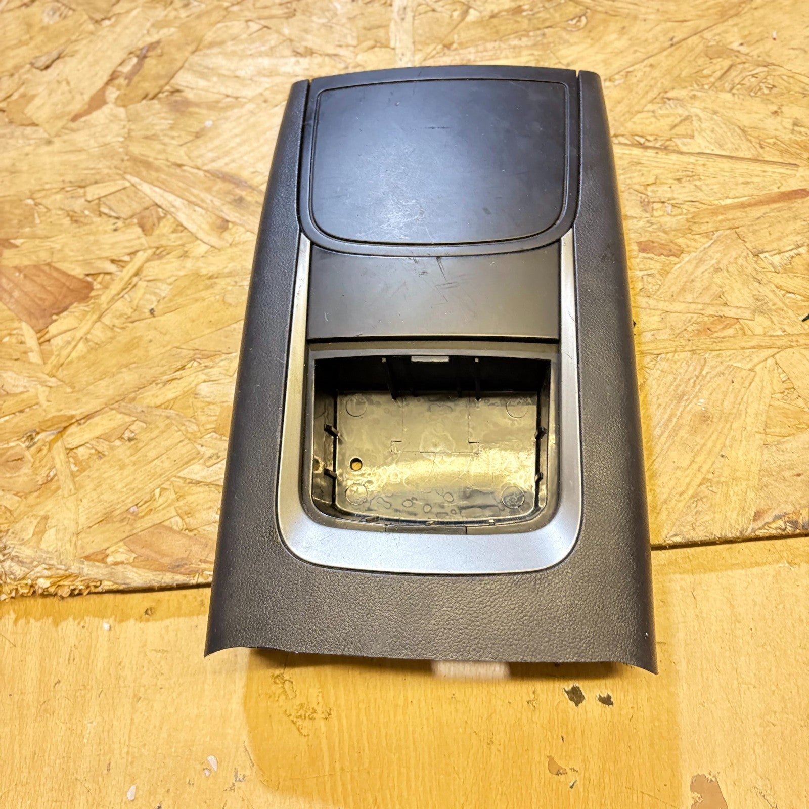 2012 MG Centre Console Trim SAIC MOTOR 30001850