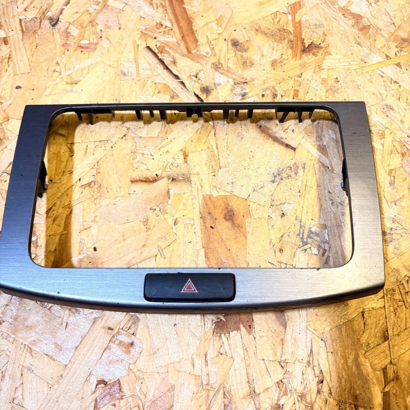 Volkswagen Passat 2010-2014 STEREO HEAD UNIT TRIM 3AA 858 069 H