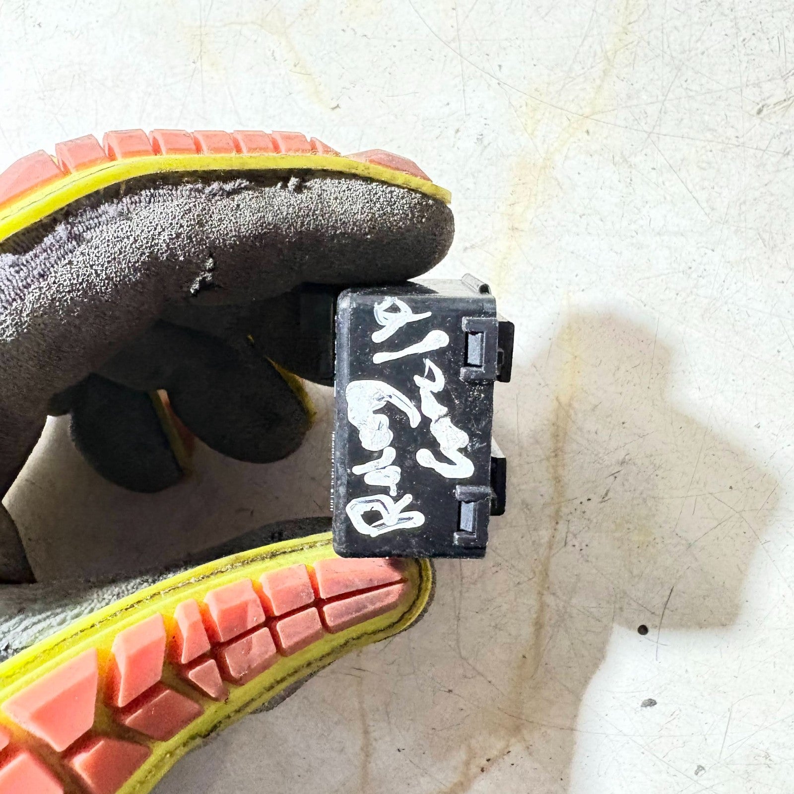 TOYOTA AVENSIS Relay 8665013010