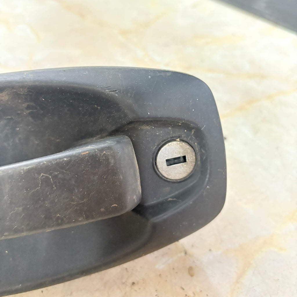 PEUGEOT BIPPER NEMO 2011 DOOR HANDLE EXTERIOR (PASSENGER FRONT )V23837-NSF