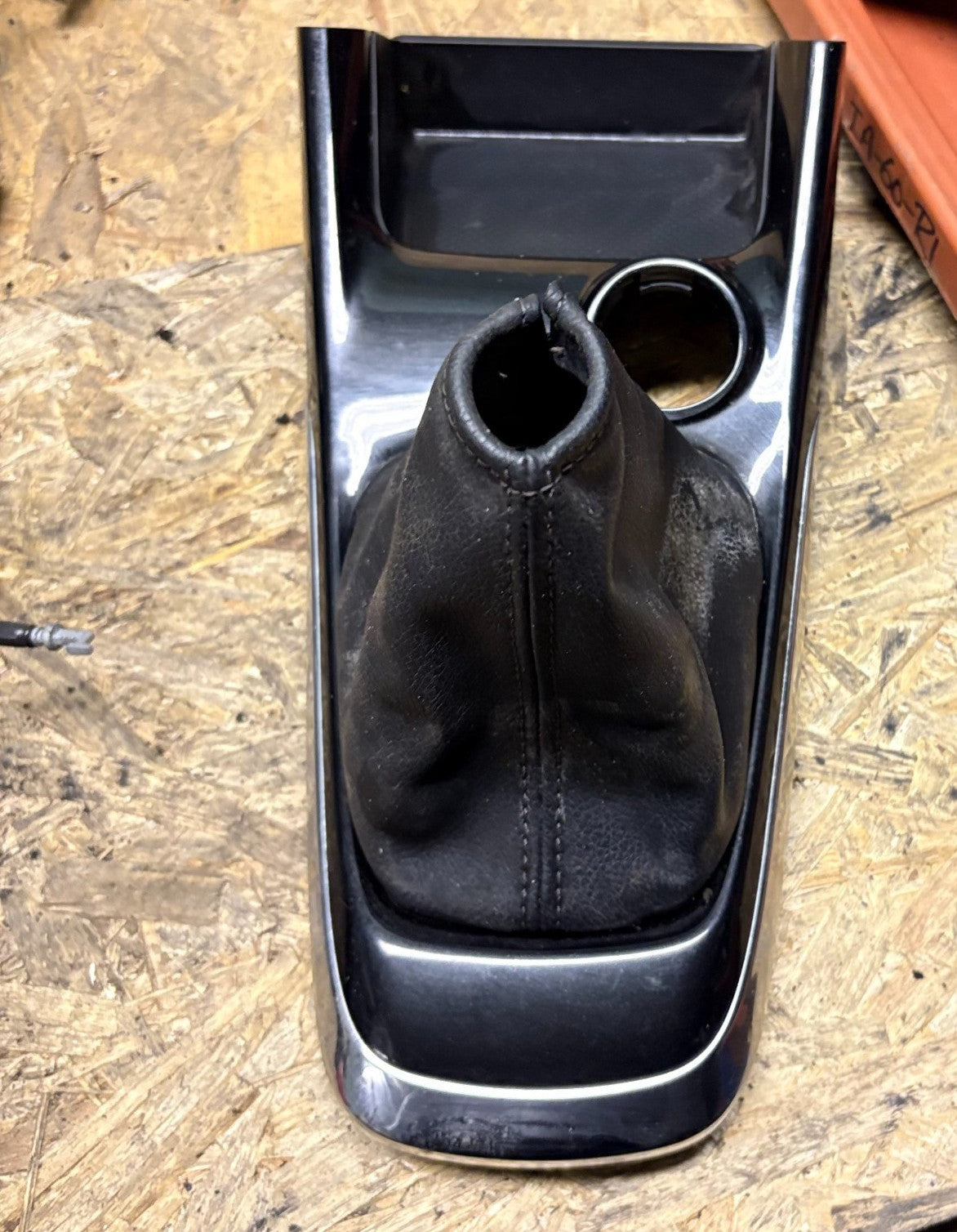 “Nissan Pulsar 2014–2018 Centre Console Gearstick Surround Trim Gaiter 9930150