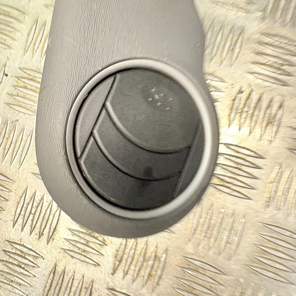 Hyundai i10 MK1 2008-13 Drivers Front Right Side Dashboard Air Vent 84760-0X900