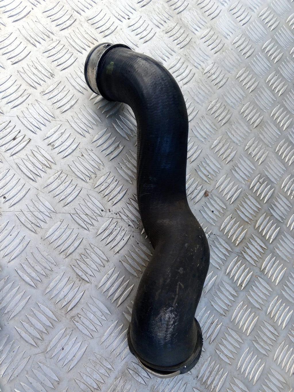GED52552 Audi A4 S4 B6 8E 8H 2004 Diesel intercooler hose pipe