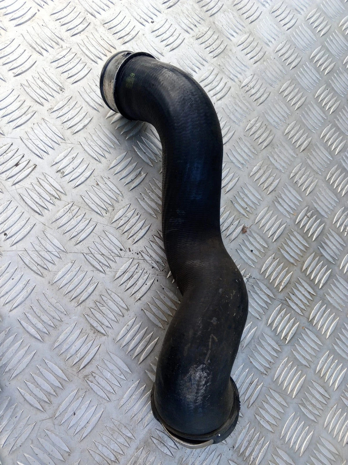 GED52552 Audi A4 S4 B6 8E 8H 2004 Diesel intercooler hose pipe