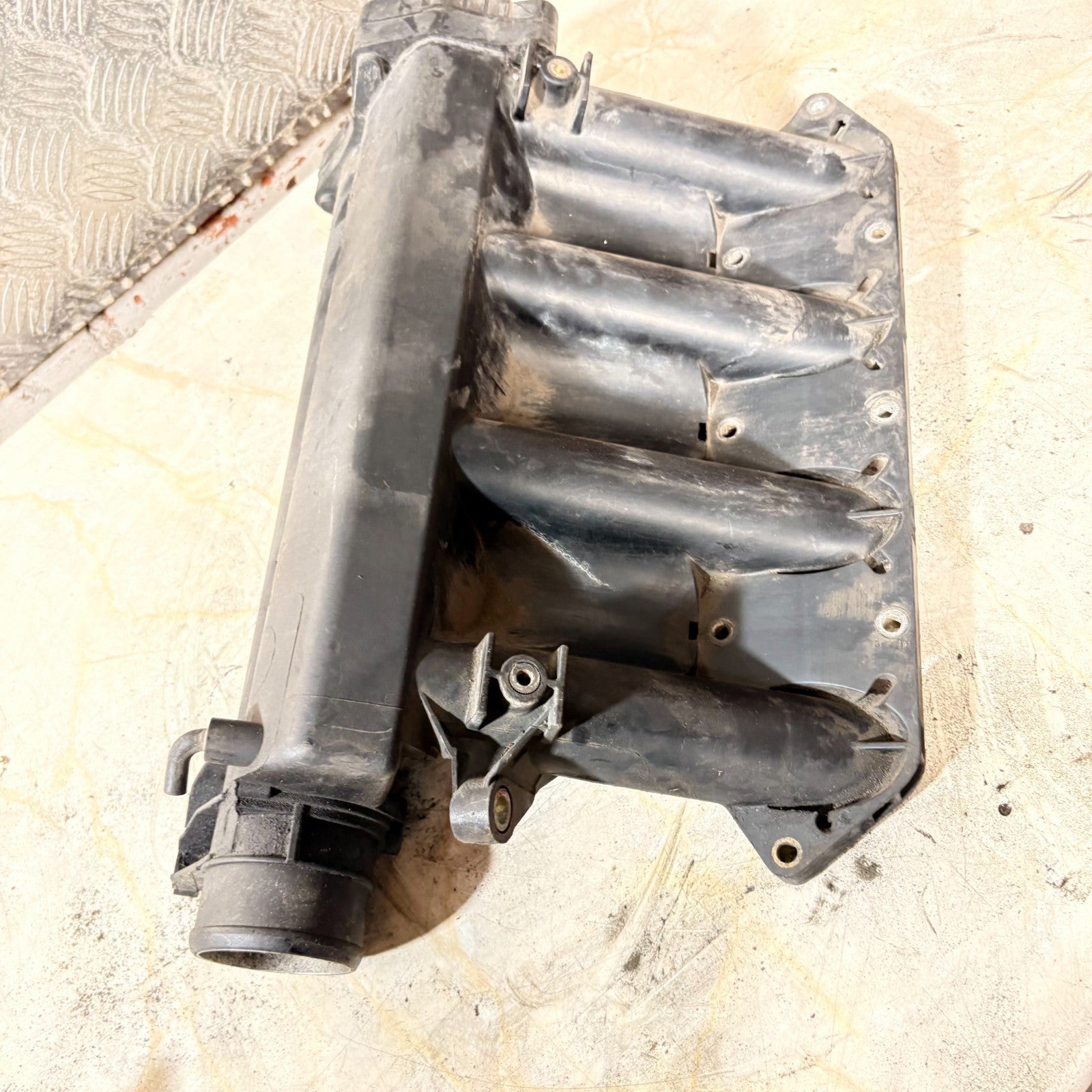 MERCEDES VITO VIANO W638 2.2 CDI INTAKE INLET MANIFOLD A6110903582 2002