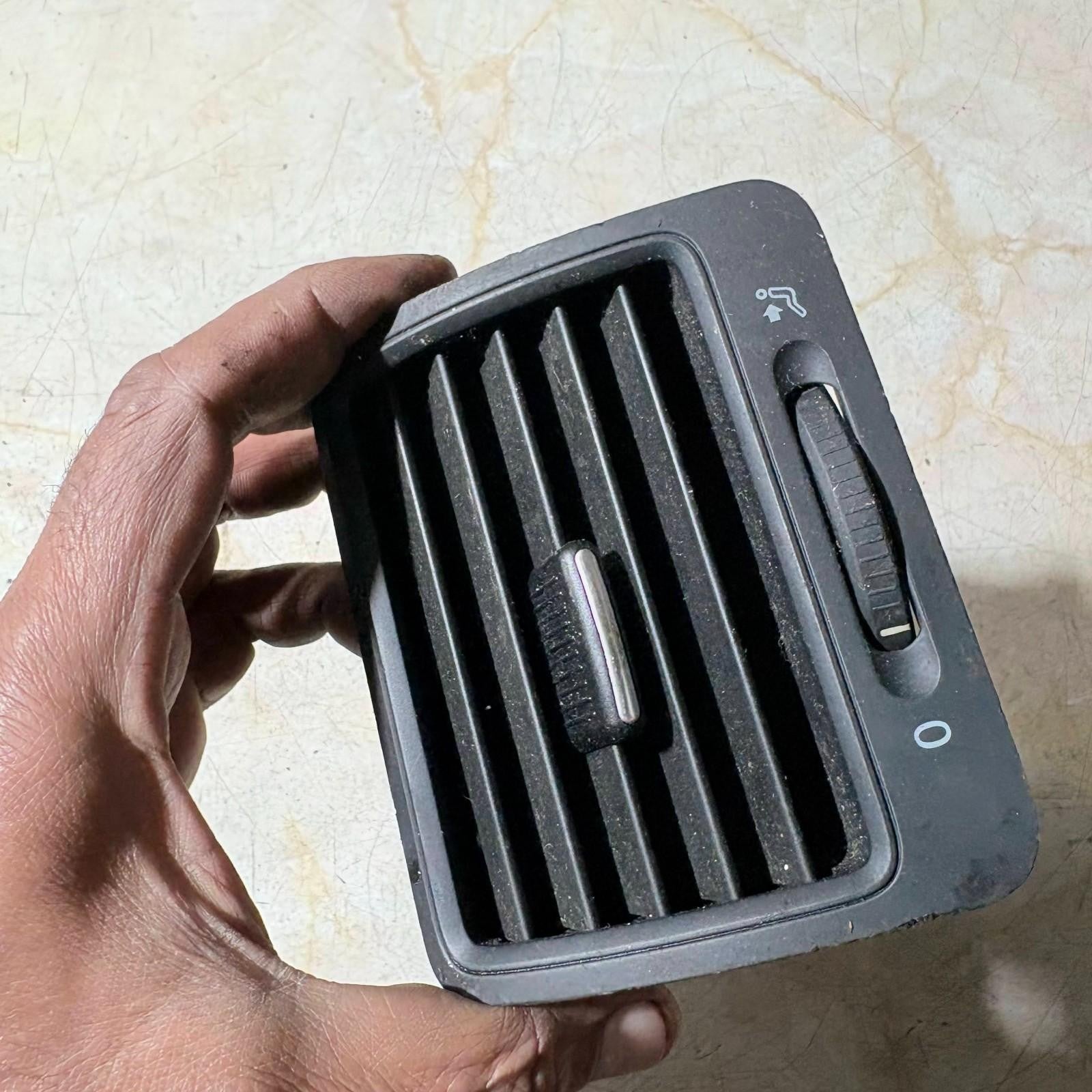 5K0819704 VW Golf Mk6 GTI R 09-13 Front Right Driver Offside Dashboard Air Vent