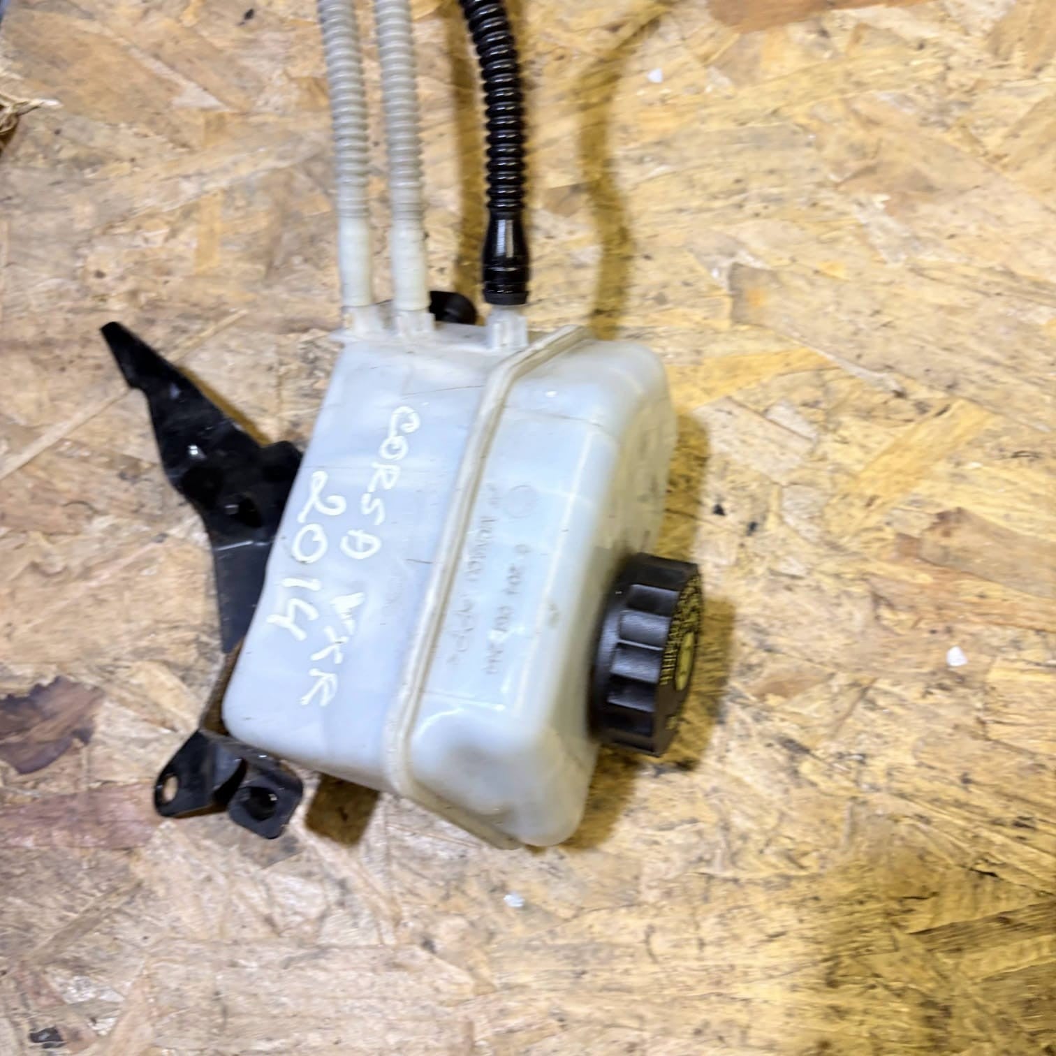 VAUXHALL CORSA D VXR 1.6T RHD 2007 - 2014 07-14 BRAKE FLUID RESERVOIR 0204051244