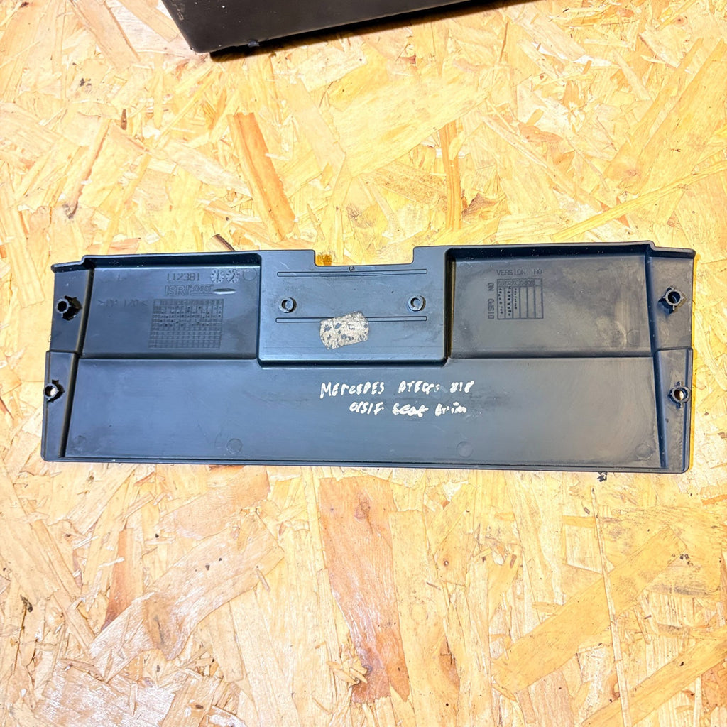 Mercedes Benz Atego 818 Right Front Seat Trim