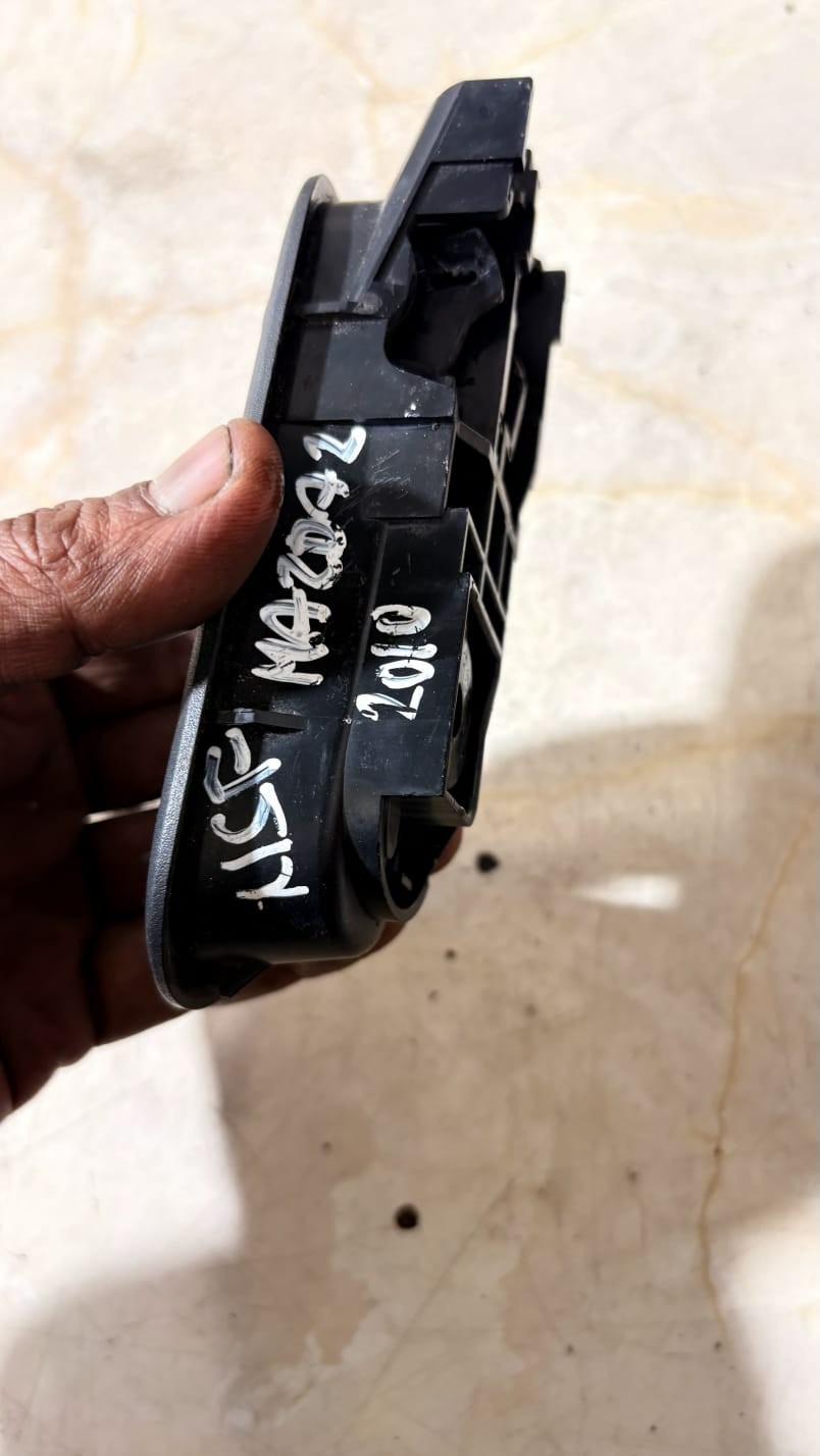Mazda 2009-2013 Passenger Left Front Inner Door Handle