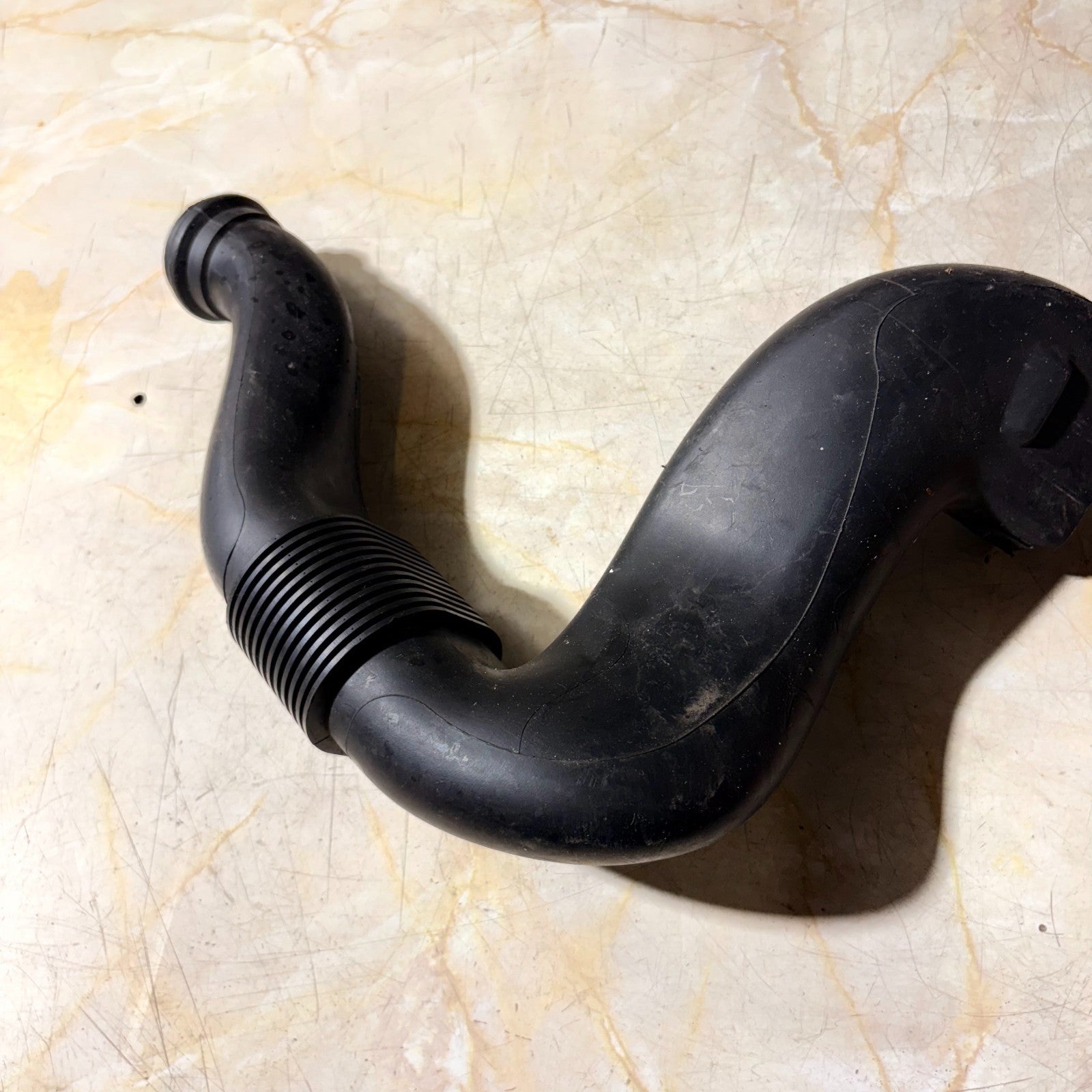 2007-2012 SKODA FABIA MK2 1.2 AIR INTAKE PIPE 6Y0129618A