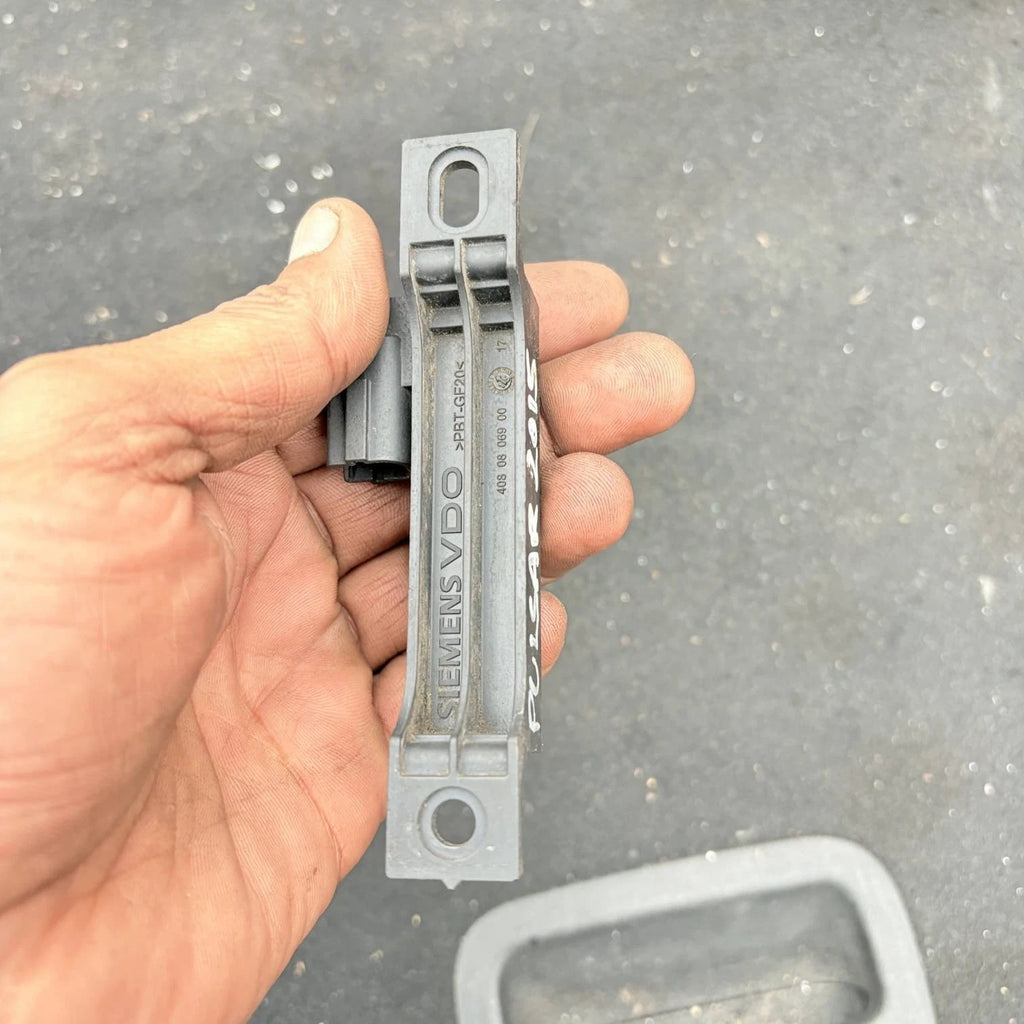 Nissan Pulsar C13 Smart Key Keyless Antenna Amp Module 285E5JK60A 5WK48775