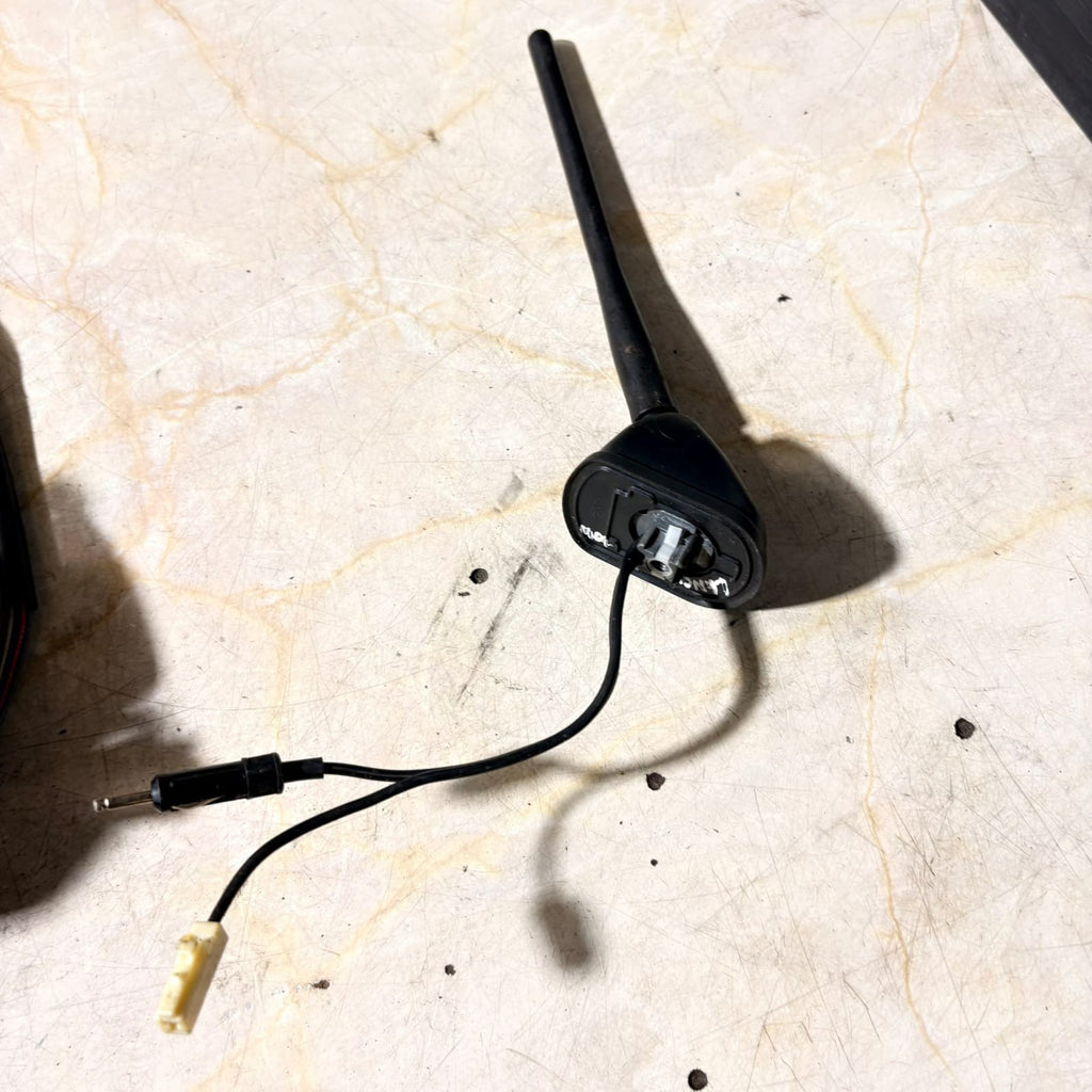 Nissan Sentra Roof Mounted Radio Antenna 28208-ET000 2660 2010