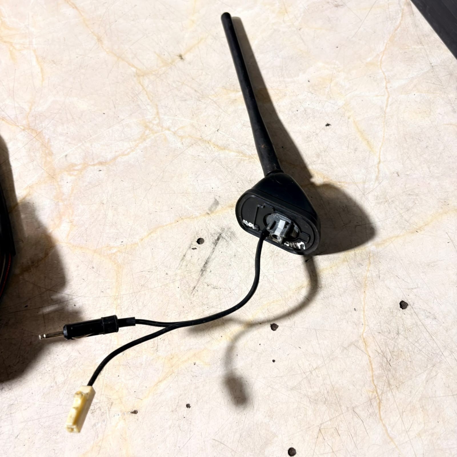 Nissan Sentra Roof Mounted Radio Antenna 28208-ET000 2660 2010