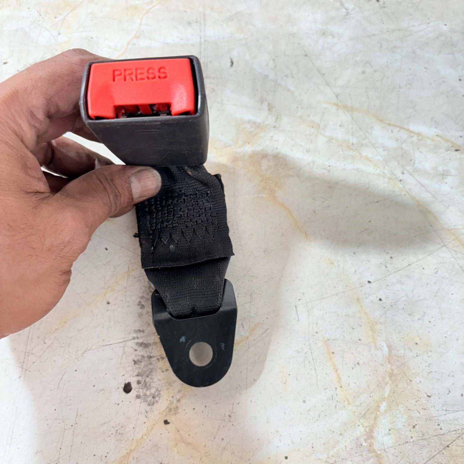 NISSAN PIXO SEAT BELT SEATBELT BUCKLE REAR PASSENGER SIDE LEFT 2010