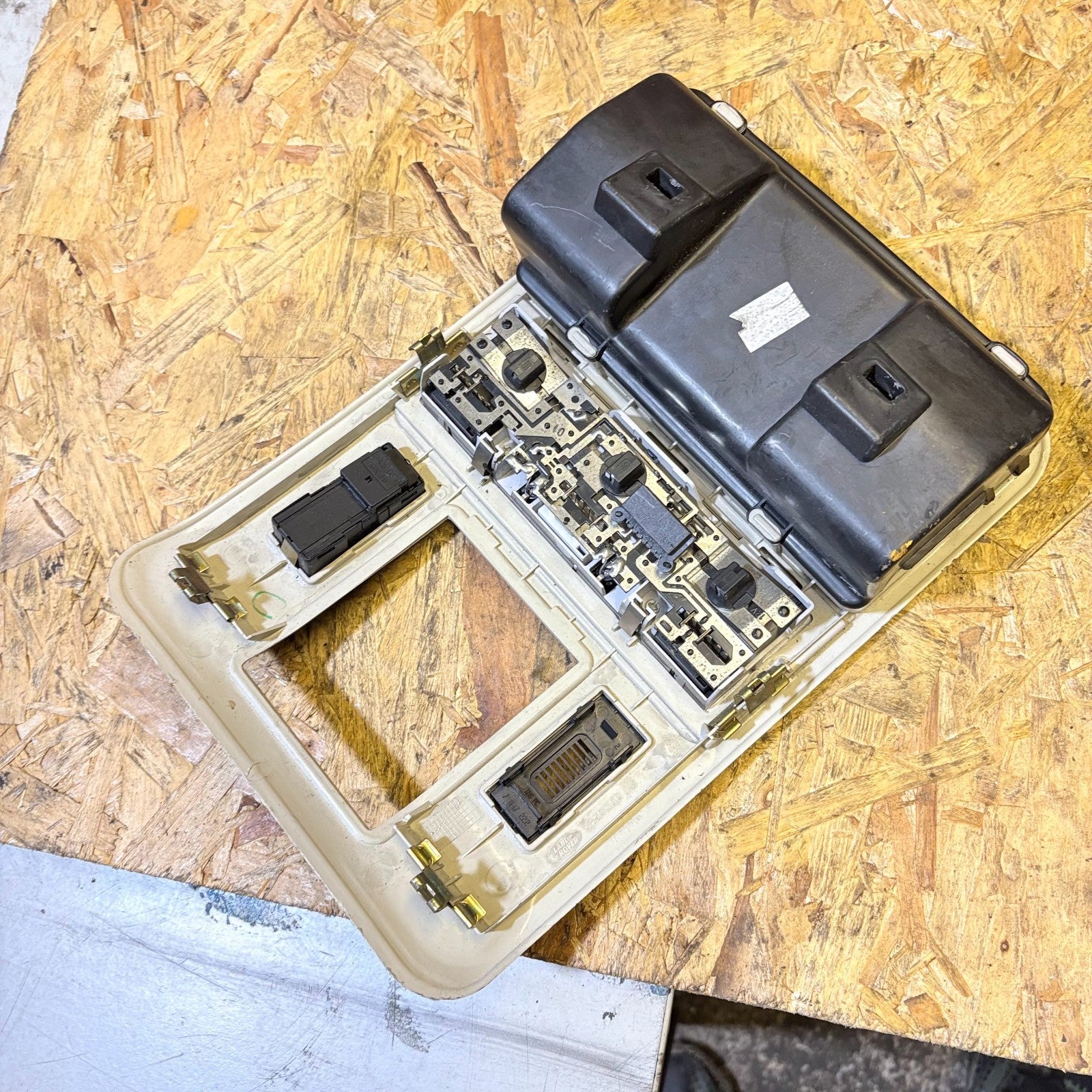 LAND ROVER RANGE ROVER L322 2003-2012 FRONT INTERIOR LIGHT CONSOLE 239358