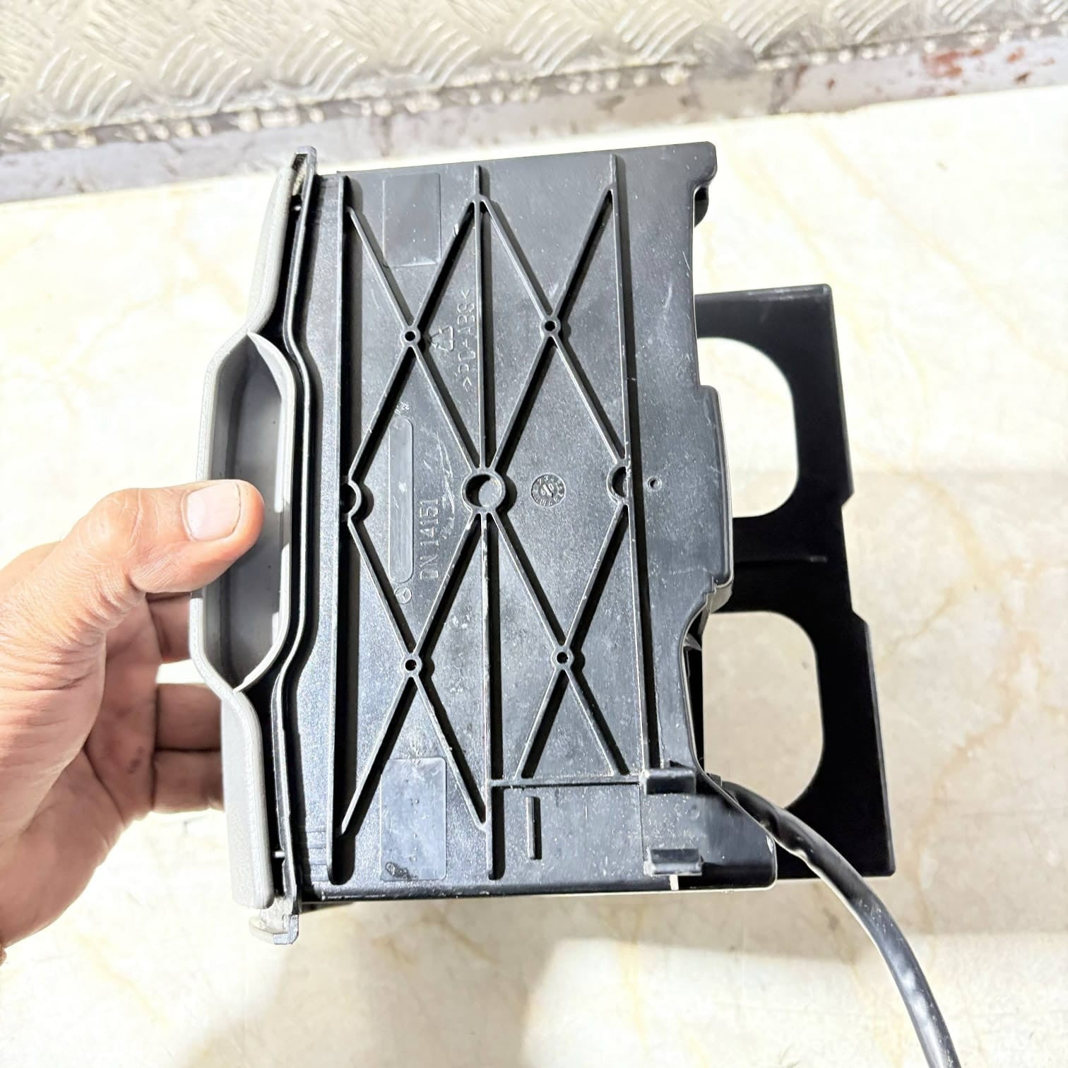 MERCEDES SPRINTER CENTRE ASHTRAY CUP HOLDER 9066800558
