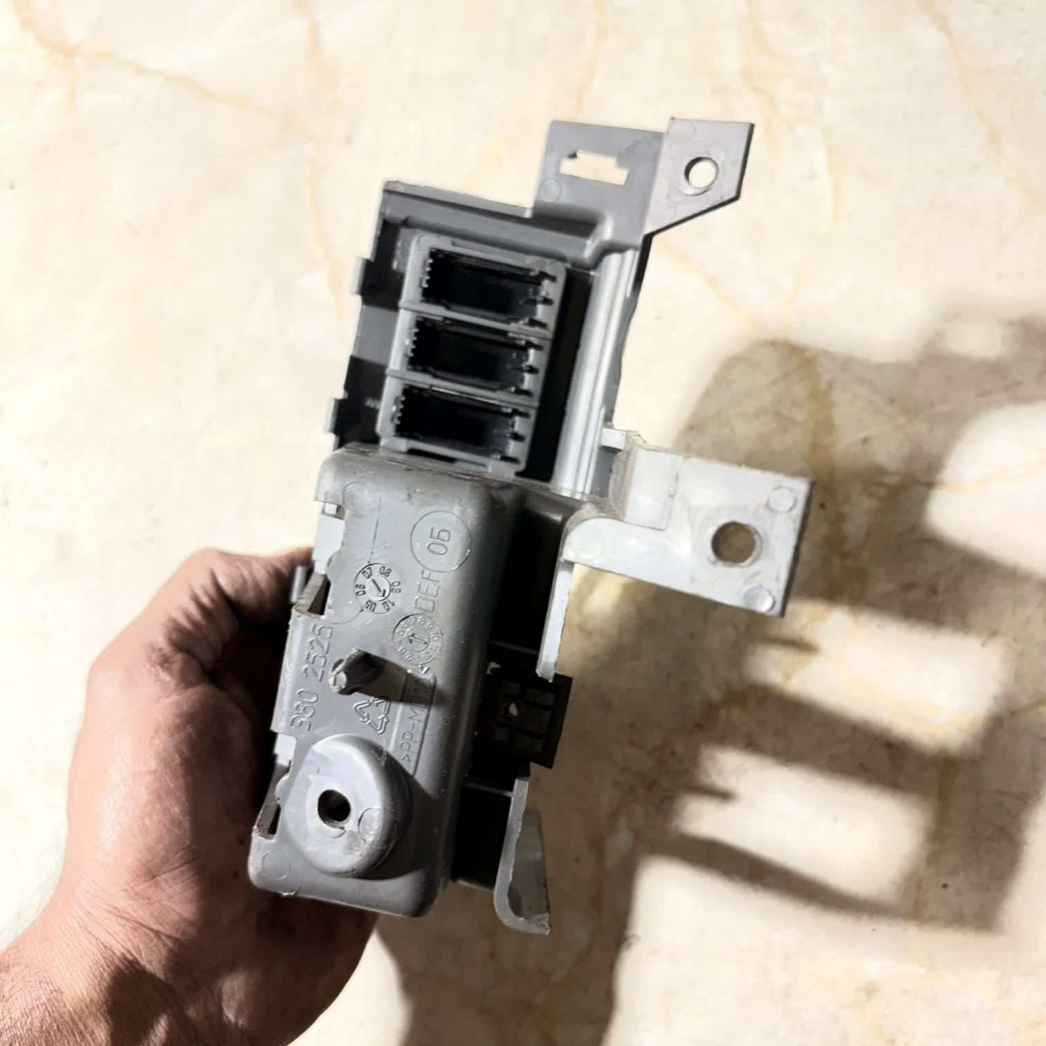 Iveco Daily 2011 O/S Drivers Cup Holder Trim Surround Bracket 3802525, 1038