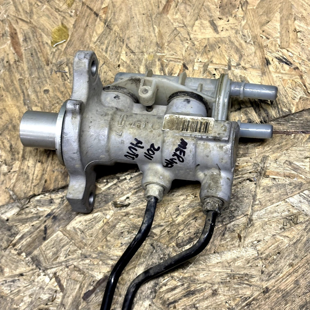 Vauxhall Opel Meriva 2011 Brake Master Cylinder UK552566-33 Stock 6977