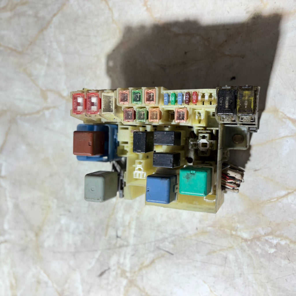 TOYOTA DYNA DIESEL FUSE BOX JUNCTION RELAY BLOCK WITH GLOW PLUG RELAY