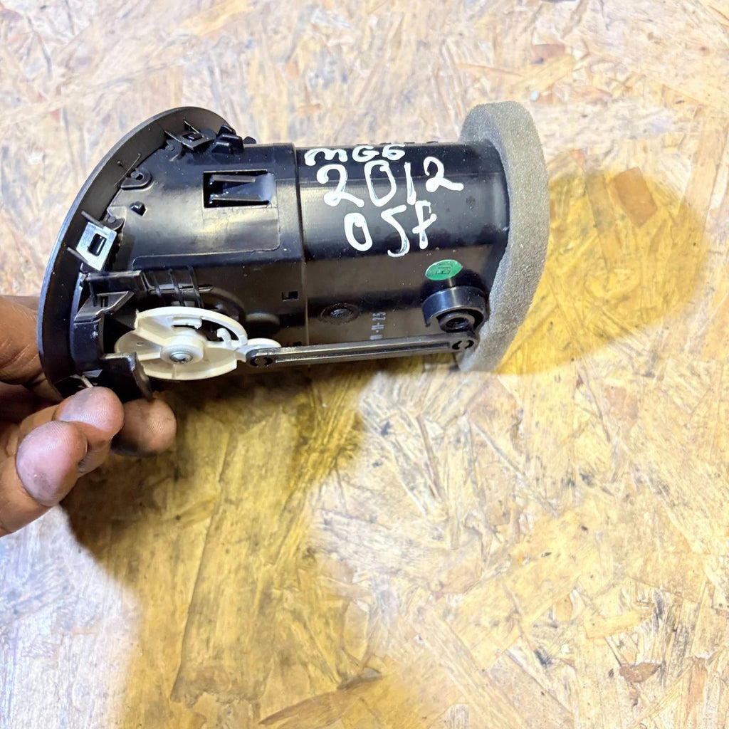 MG 6 DASHBOARD AIR VENT FRONT DRIVER RIGHT SIDE 2012