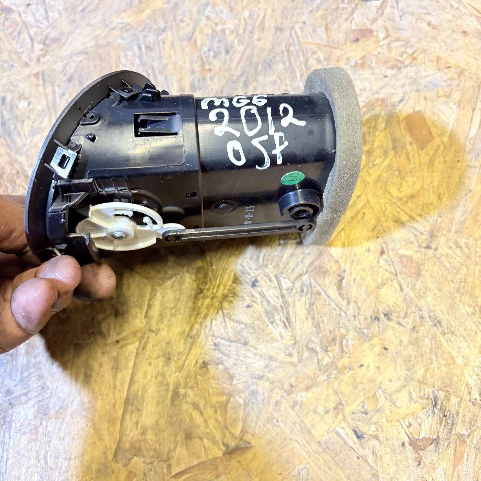 MG 6 DASHBOARD AIR VENT FRONT DRIVER RIGHT SIDE 2012