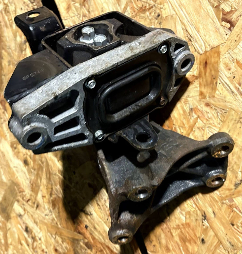 KIA SPORTAGE MK4 GEARBOX MOUNT BRACKET MANUAL RIGHT SIDE 21830-F1800