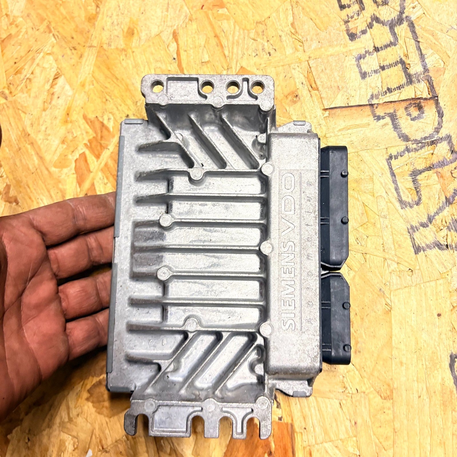 MINI ONE 2001-2008 ENGINE CONTROL UNIT ECU 1214-7545789-01