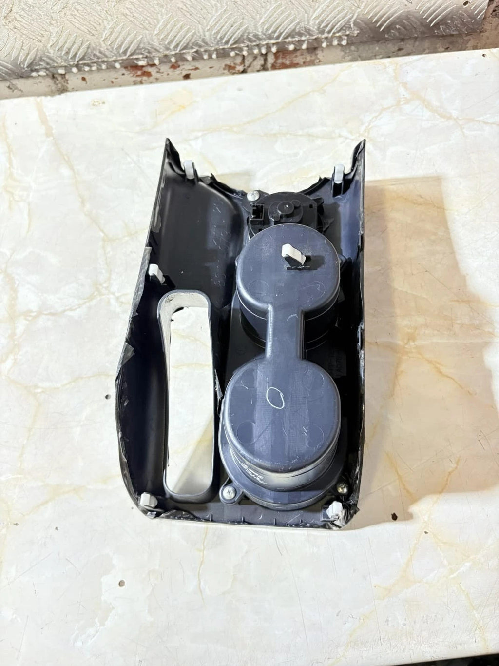 MITSUBISHI OUTLANDER 2007-2013 Centre Console Cup Holder With Switch 8011A079