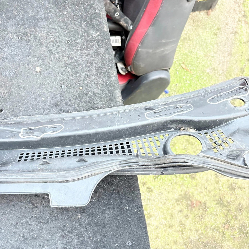 Volvo V50 Scuttle Panel Windscreen Wiper Trim Cover 2004-2012