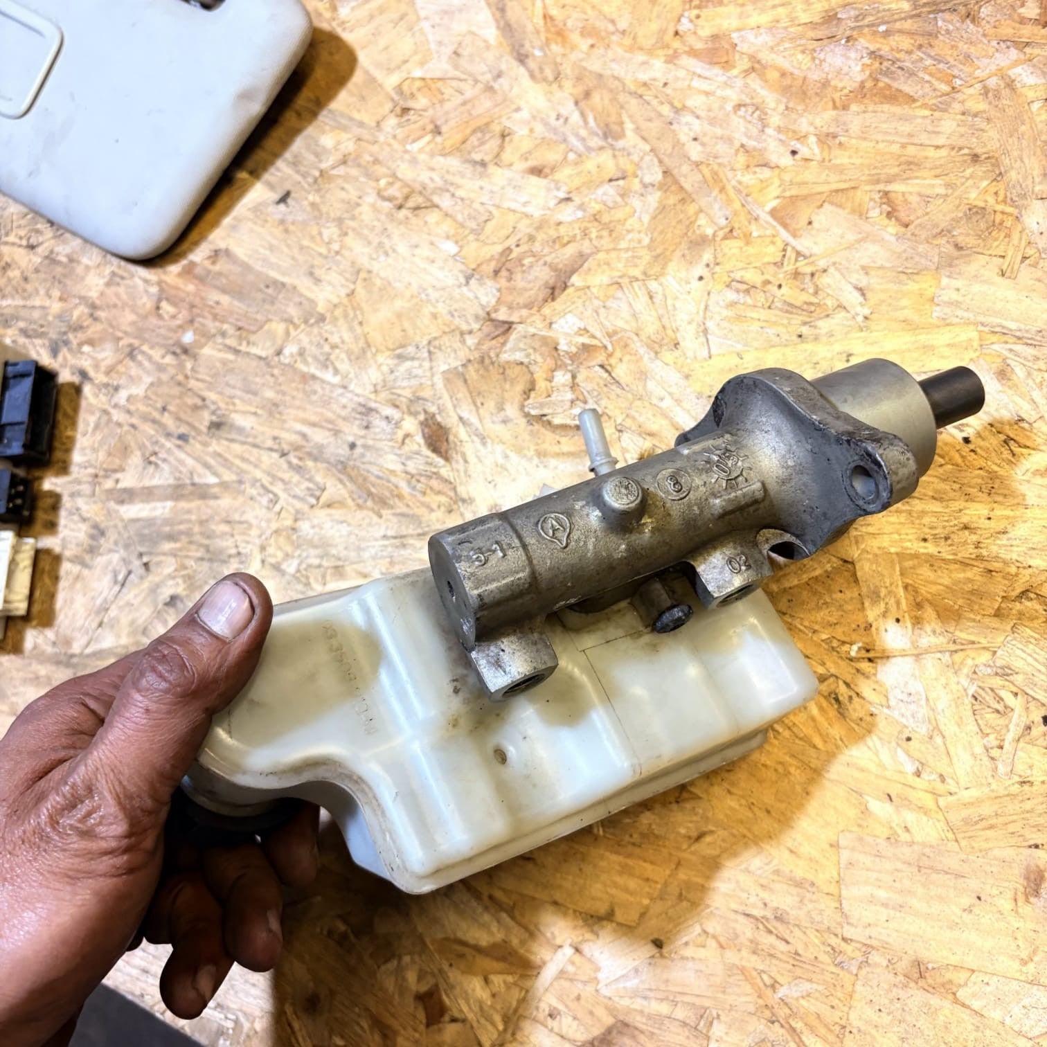 FORD KUGA BRAKE MASTER CYLINDER MK1 033508-91031