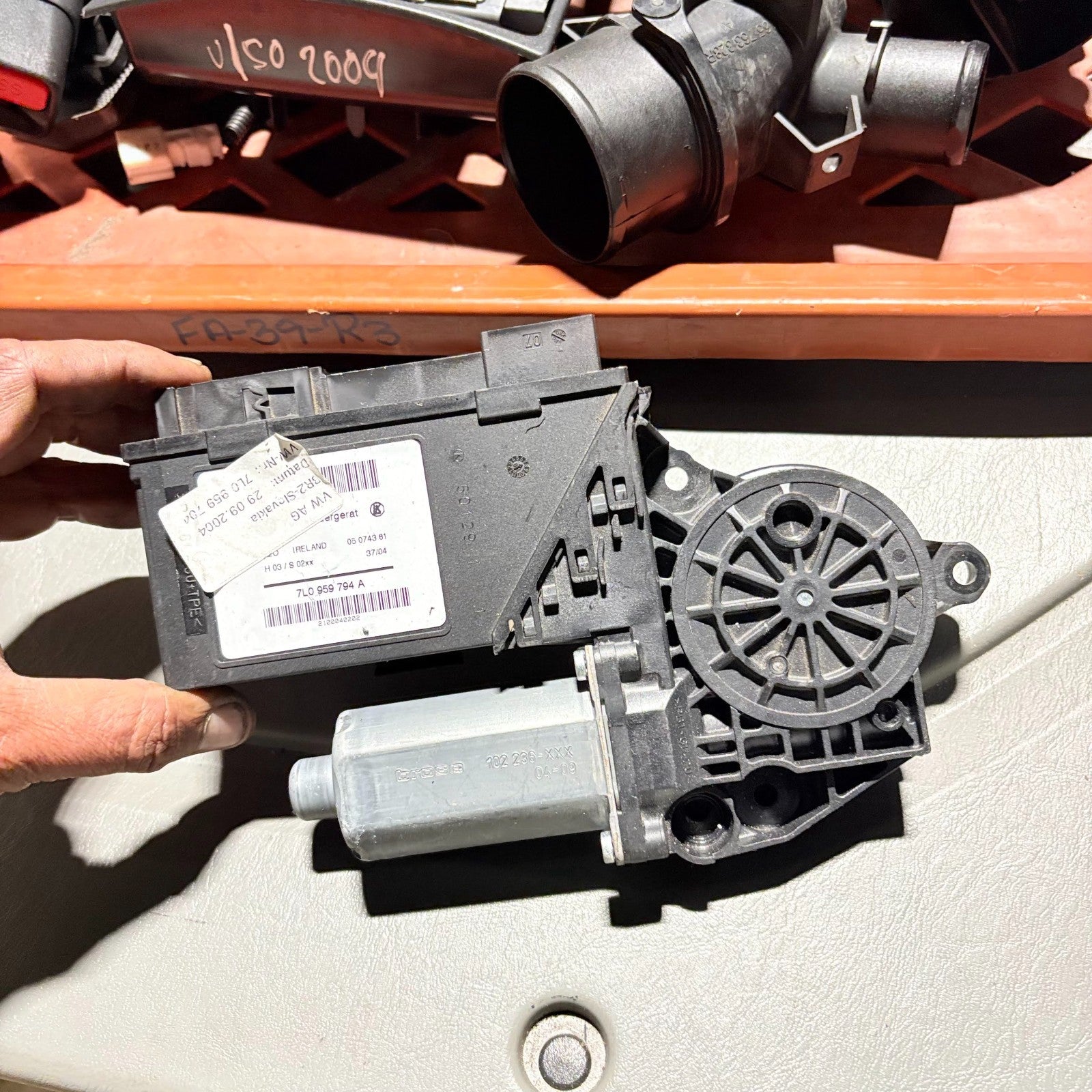 102 238-xxx Window Motor Rear Right Driver Side for Porsche 2004
