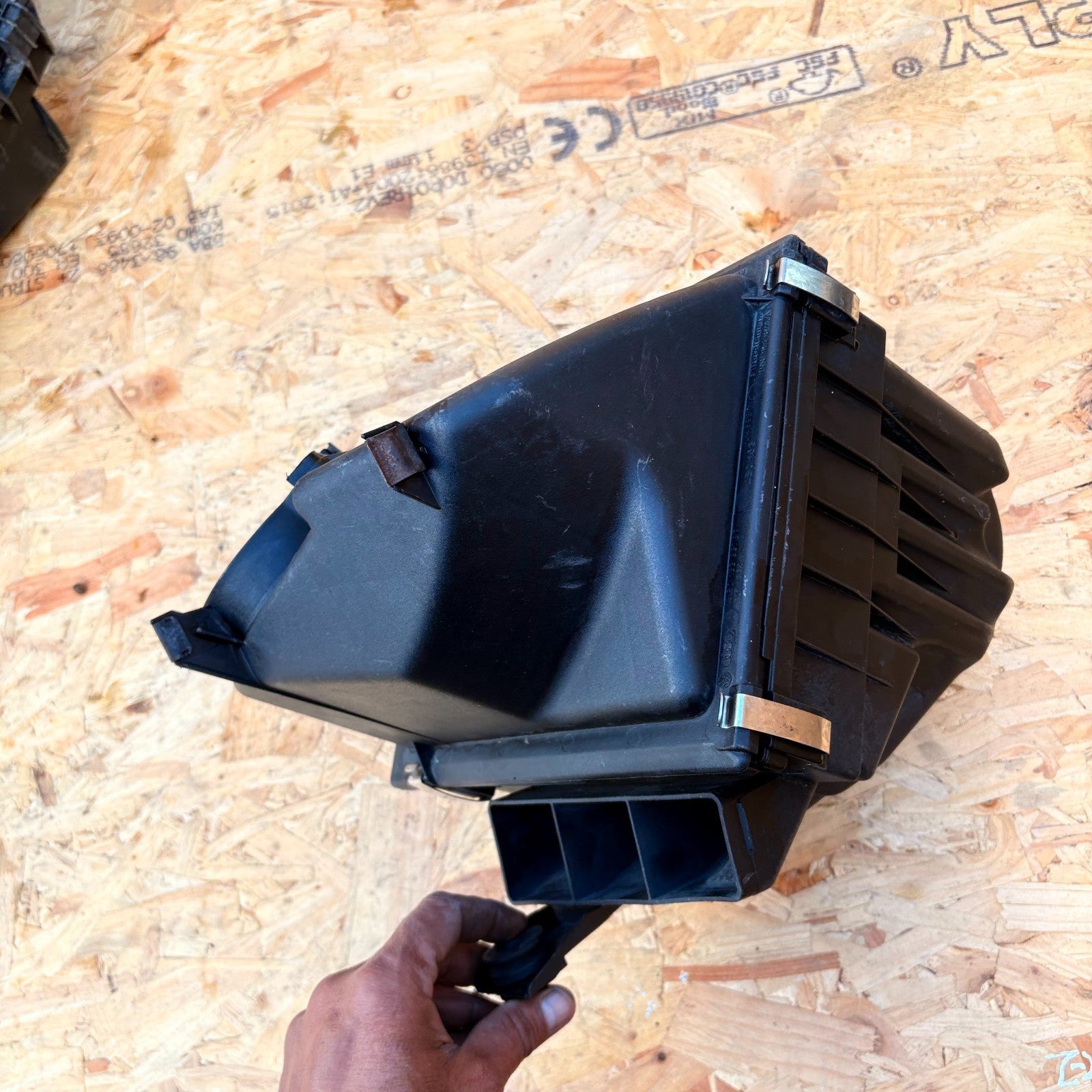 2001-2008 Skoda Superb 3U Mk1 2.5 V6 TDI Air Filter Box Housing 3B0133837BB
