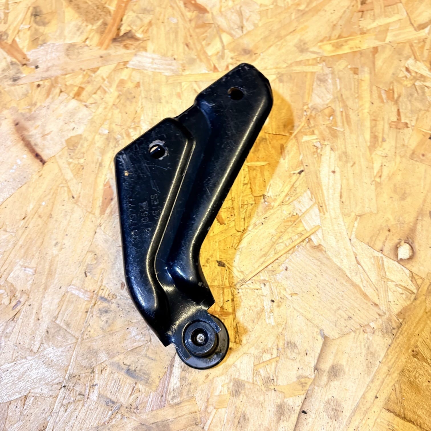 Vauxhall Combo C Sliding Side Door Roller Bracket Nearside GM 09179777