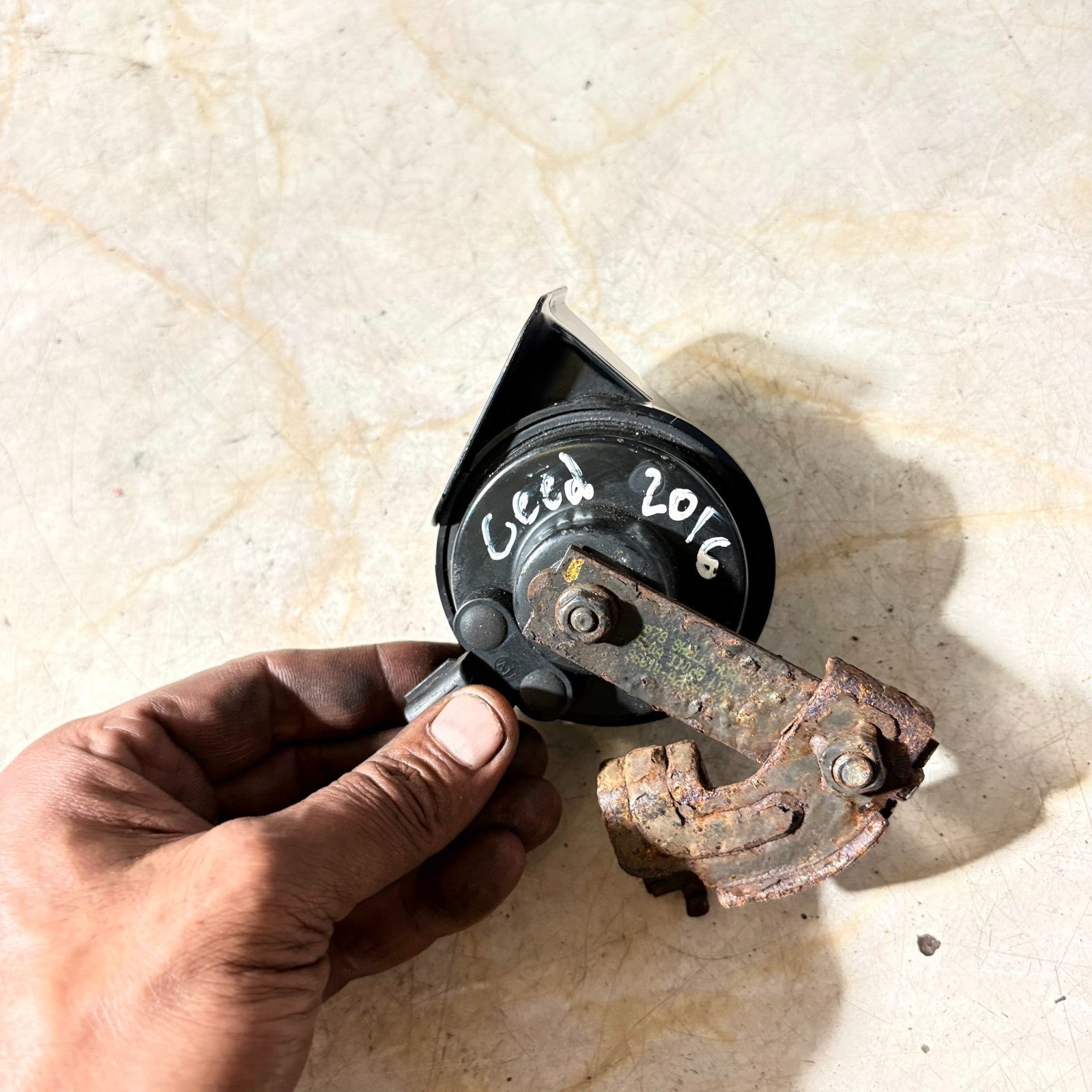 Low Tone Horn for Kia Ceed 2016