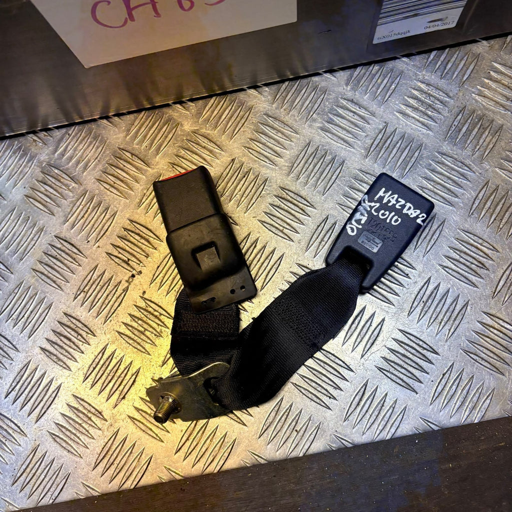 MAZDA2 MK2 SEAT BELT BUCKLE CLIP 3DR T20155B REAR DOUBLE 2010