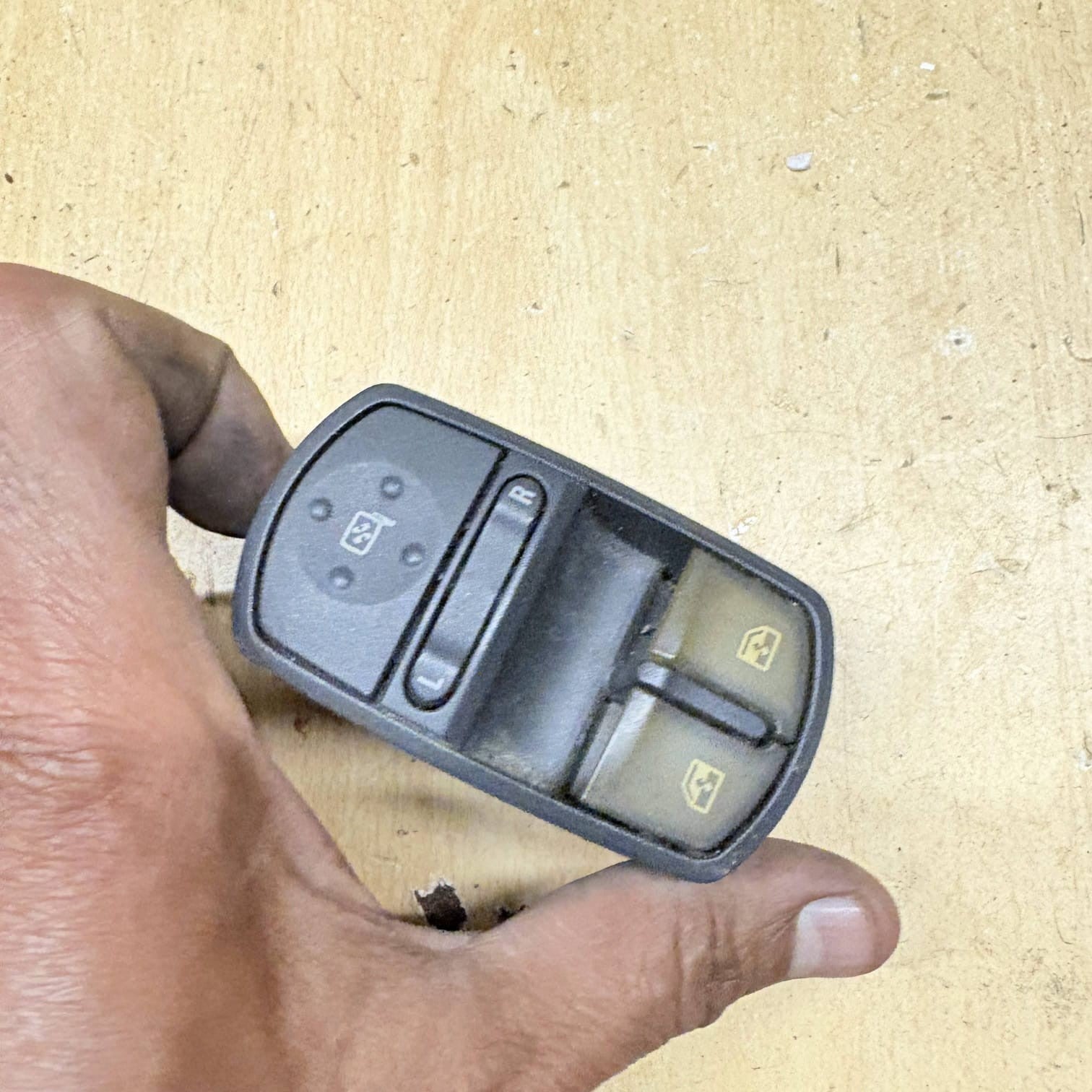 Vauxhall Corsa Window Switch Drivers Front Illuminated 13258522 AD OSF 2007