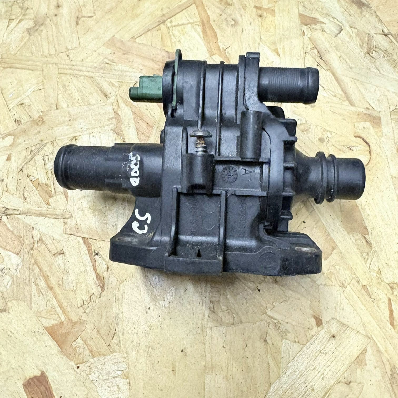 PEUGEOT 206 MK1 2005 1.6 DIESEL THERMOSTAT HOUSING 9647767180