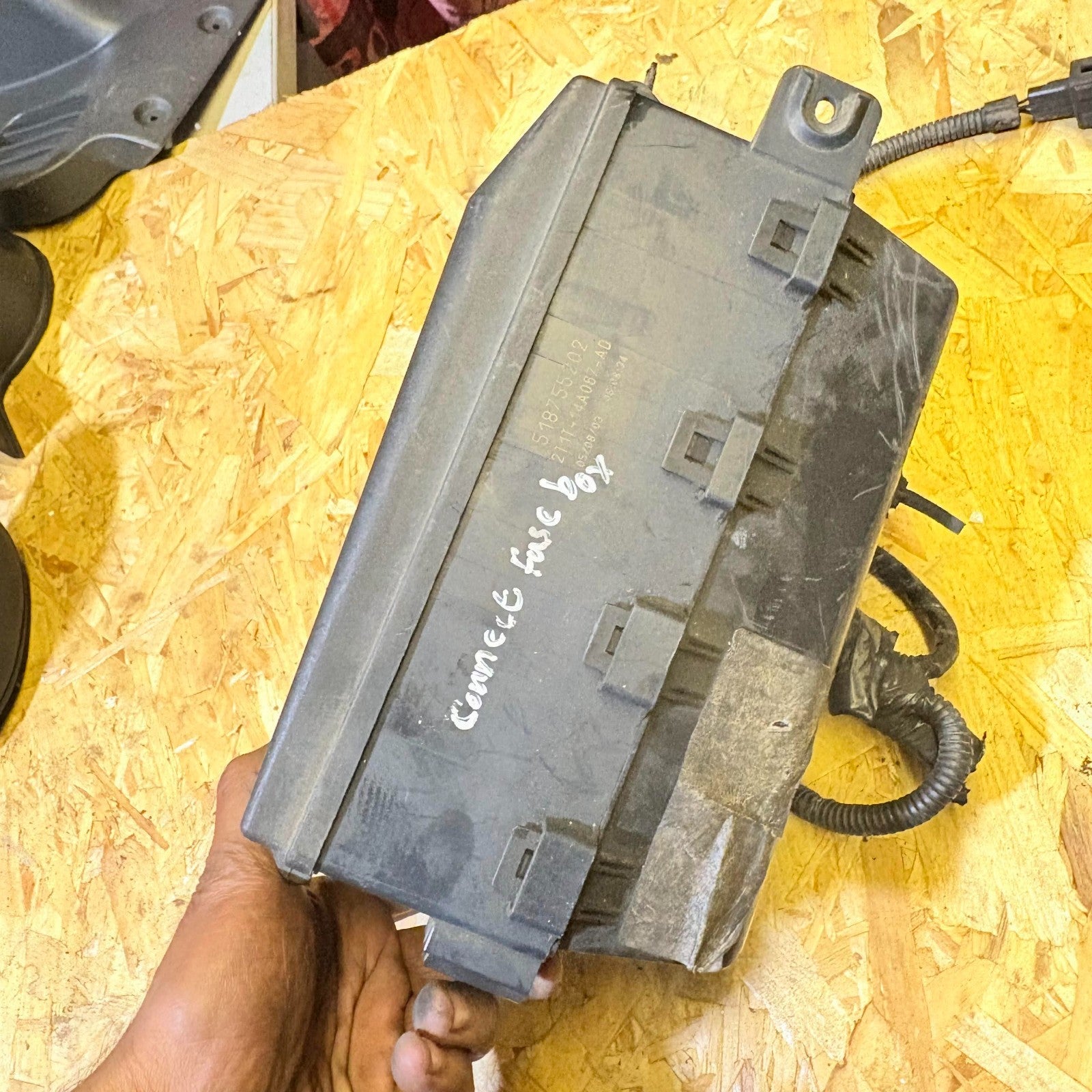 Ford Transit Connect MK1 Fuse Box Under Bonnet Relay Module 2T1T-14A067-AD 02-13