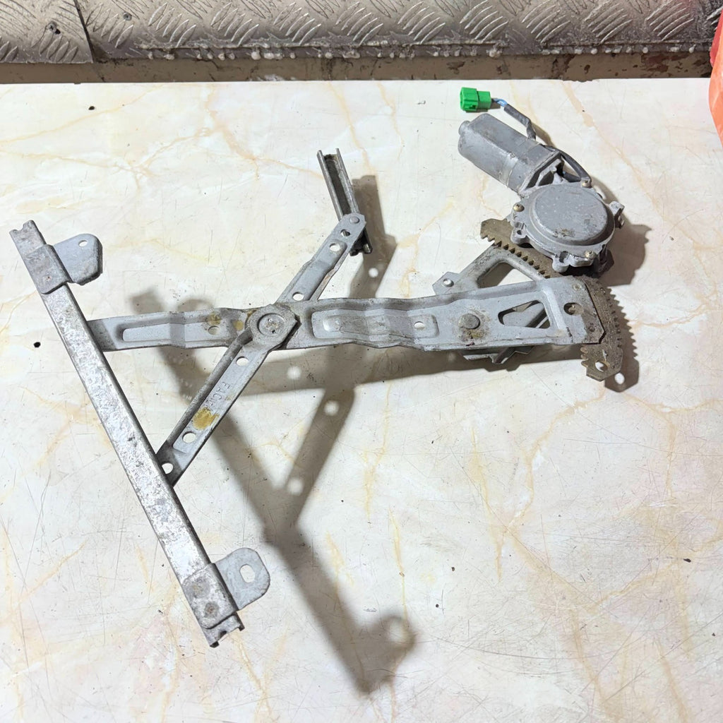 SUBARU 1996 REAR RIGHT SIDE DOOR ELECTRIC WINDOW REGULATOR