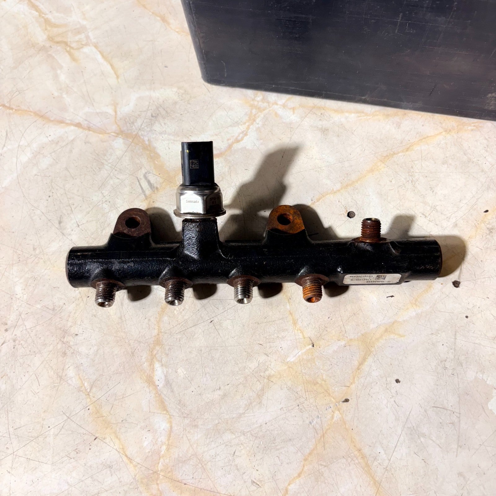 NISSAN PULSAR 2011-18 FUEL INJECTOR RAIL 175210651R