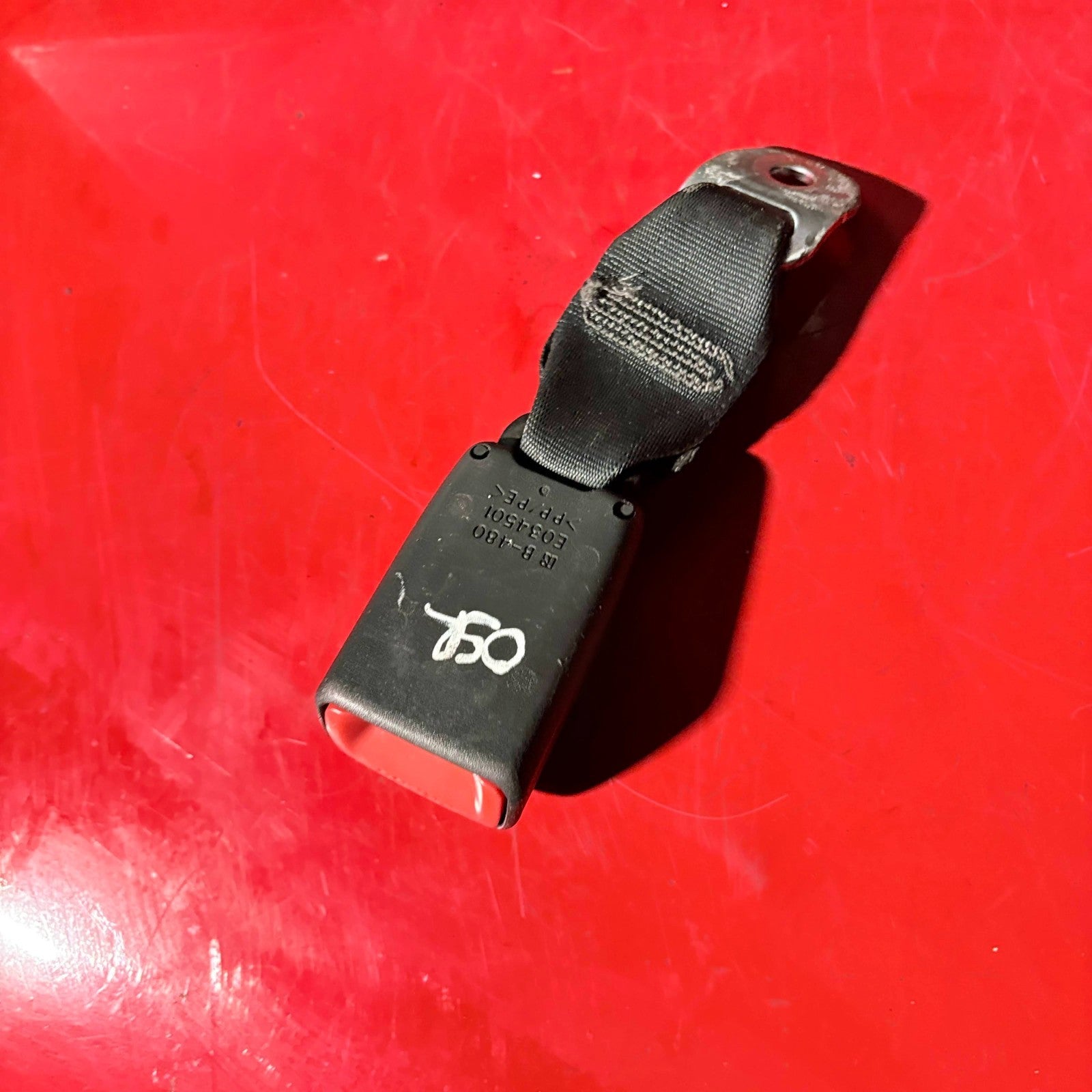 TOYOTA AYGO 2013 SEAT BELT BUCKLE CLIP RIGHT REAR E034501