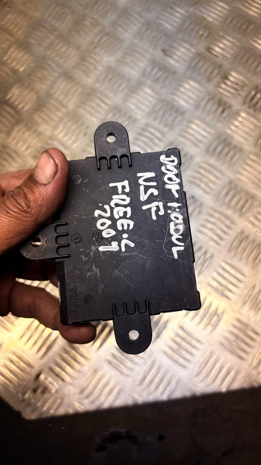 2007 LAND ROVER FREELANDER 2 N/S/F DOOR CONTROL MODULE 6G9T14B533KL