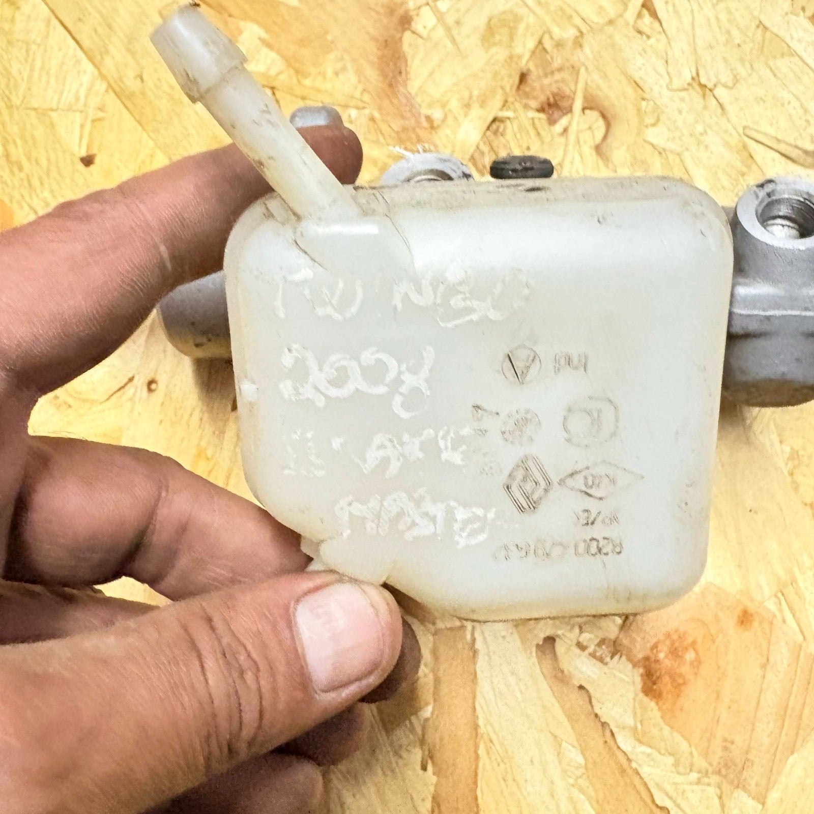 RENAULT TWINGO 2007-2008 BRAKE MASTER CYLINDER 8200479632
