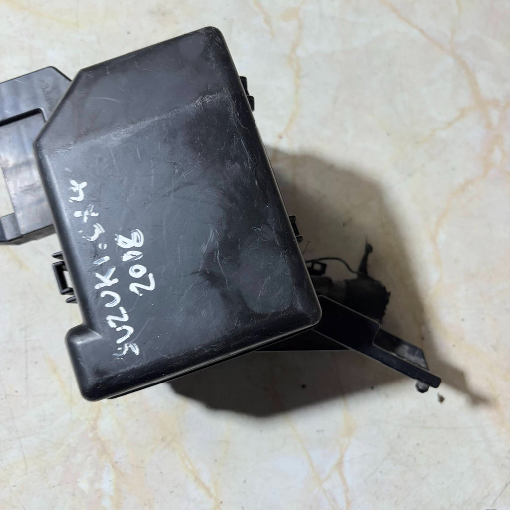 Suzuki SX4 Mk1 2006-2014 Engine Bay Fuse Box 1.6 Petrol