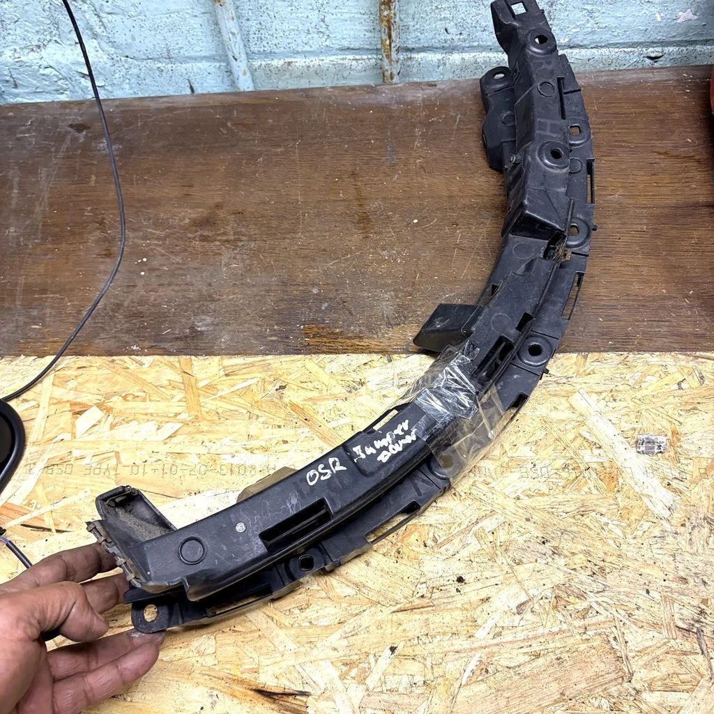 Audi A2 2003 Driver Rear Bracket Bumper 8Z0853863A RVP24795 2x